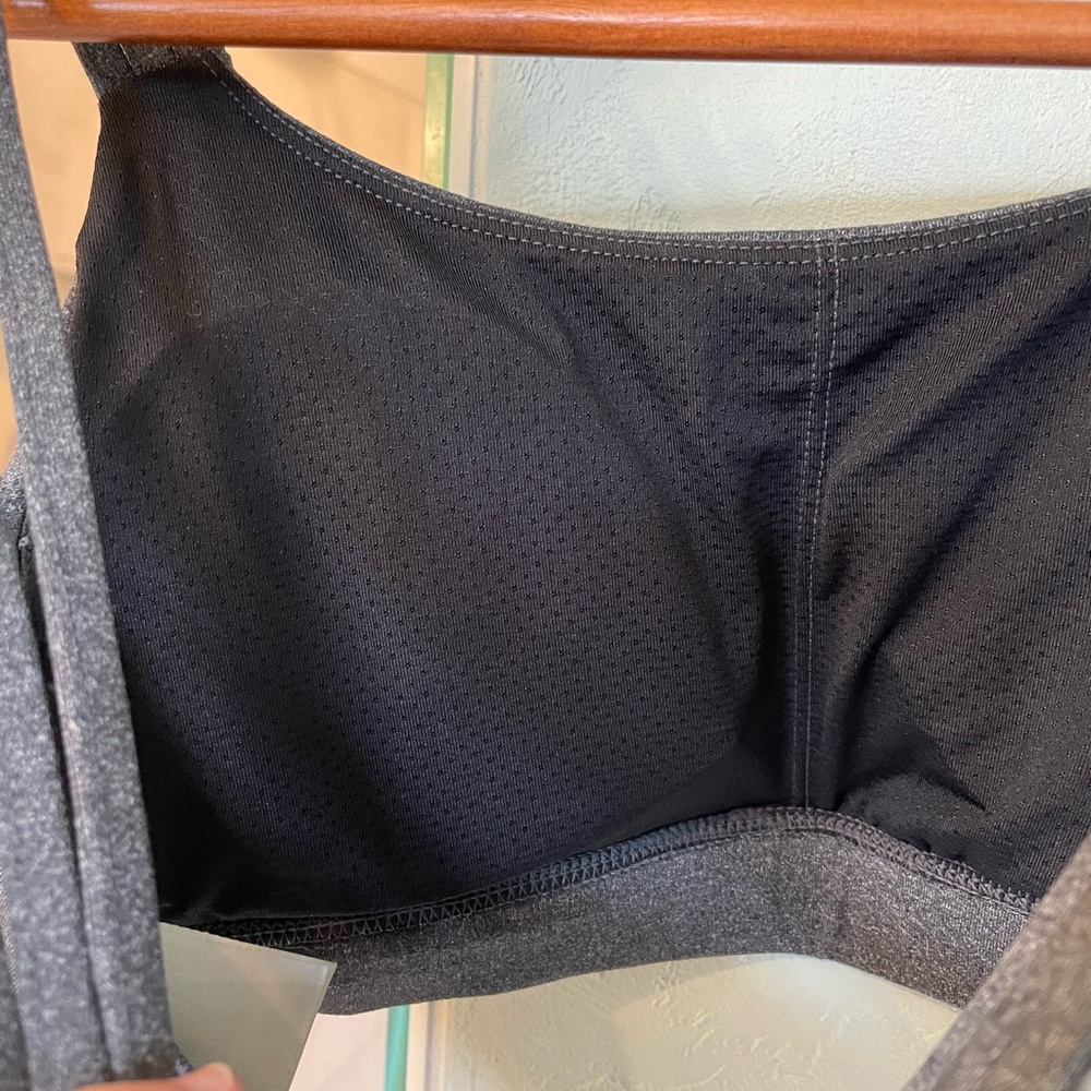 GAP Fit Set of 2 Sports Bras (Black and Gray) - Size M - Picture 7 of 12